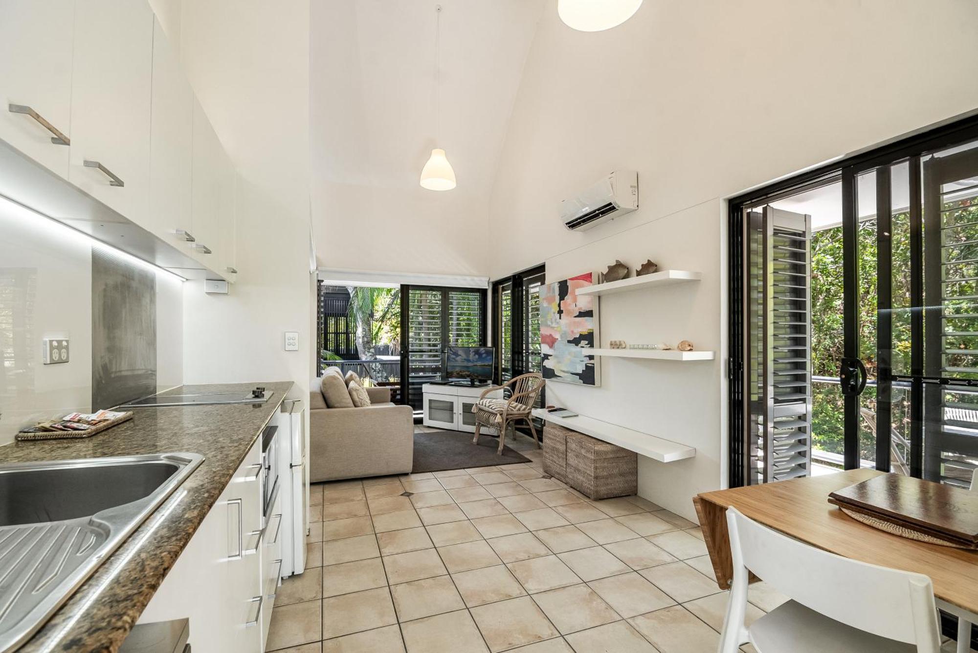 Julians Apartments Byron Bay Exterior photo
