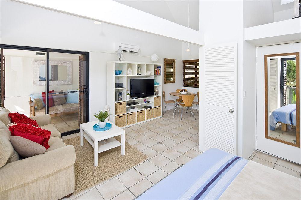 Julians Apartments Byron Bay Exterior photo