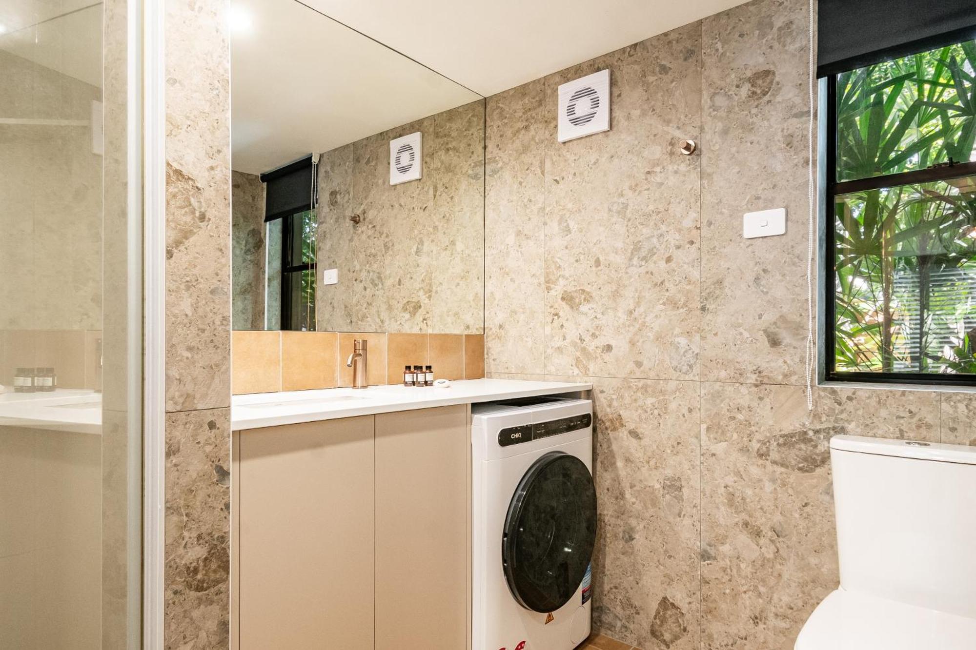 Julians Apartments Byron Bay Exterior photo